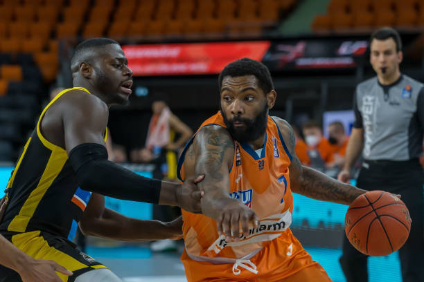 球一直被视 球一直被视