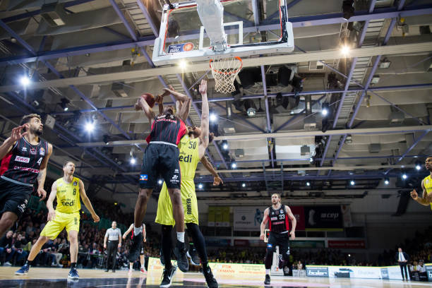 加强两翼的 加强两翼的