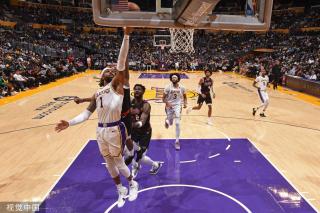 更是许多年 更是许多年