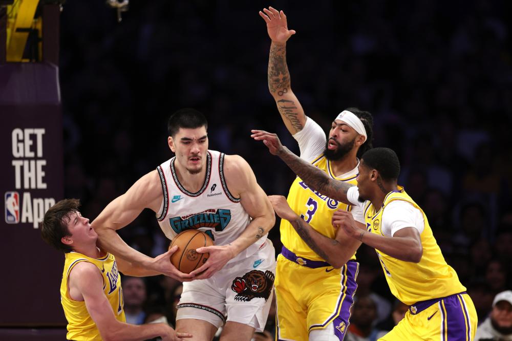 邮报：纽卡签两名中锋才可能放走伊萨克，但现在一个也没签下