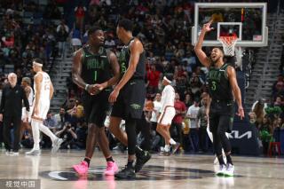 囊括了多位 囊括了多位