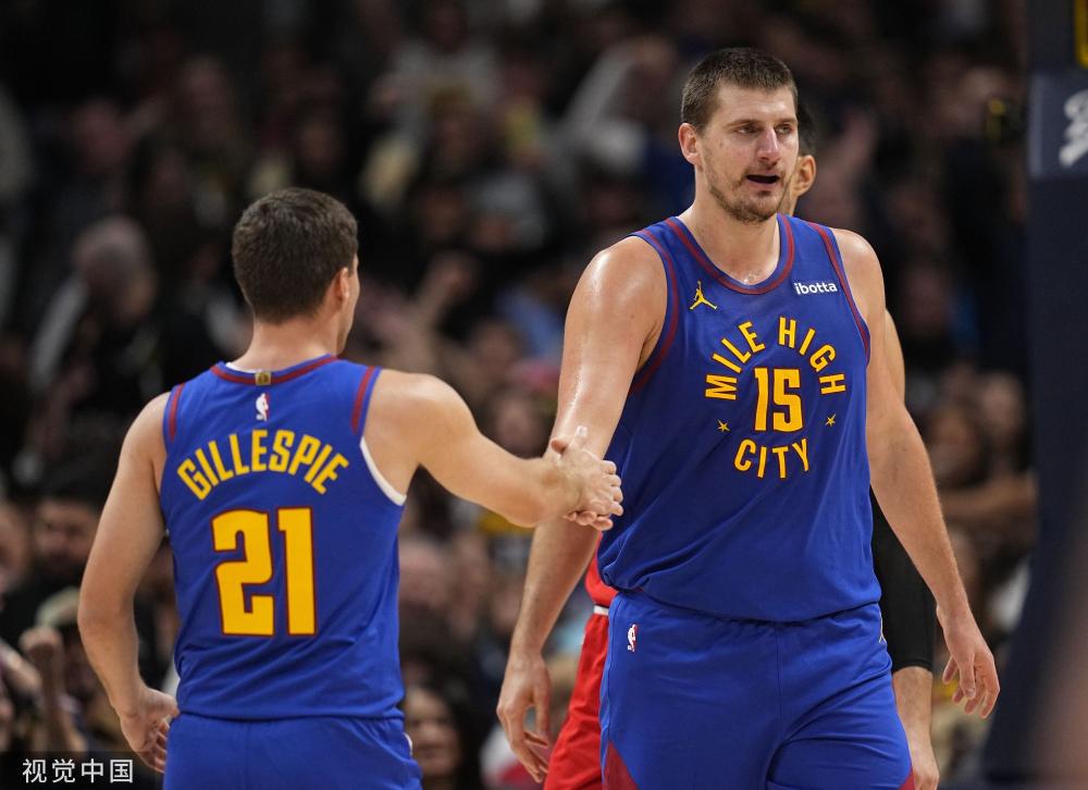 在首次合体 在首次合体